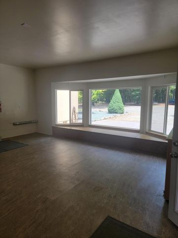 335 Cornett Lane, Cave Junction, OR 97523