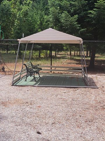 335 Cornett Lane, Cave Junction, OR 97523