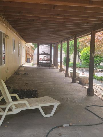 335 Cornett Lane, Cave Junction, OR 97523