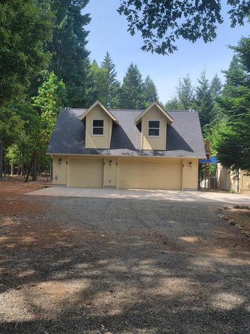 335 Cornett Lane, Cave Junction, OR 97523
