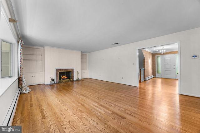 1302 WOODSHOLE RD, Baltimore, MD 21286