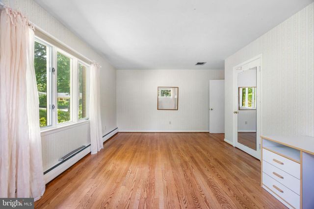 1302 WOODSHOLE RD, Baltimore, MD 21286
