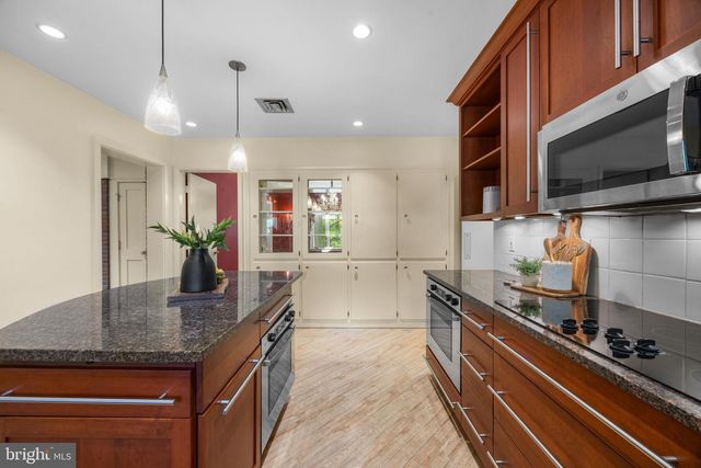 1302 WOODSHOLE RD, Baltimore, MD 21286