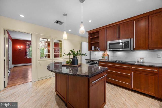 1302 WOODSHOLE RD, Baltimore, MD 21286
