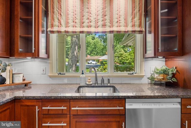 1302 WOODSHOLE RD, Baltimore, MD 21286