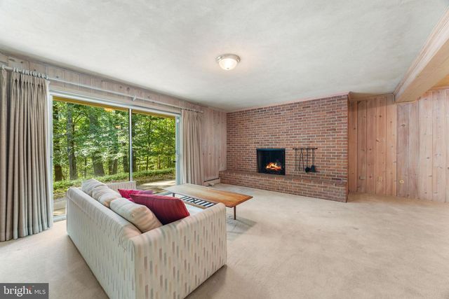 1302 WOODSHOLE RD, Baltimore, MD 21286