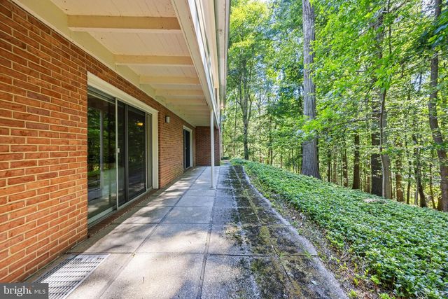 1302 WOODSHOLE RD, Baltimore, MD 21286