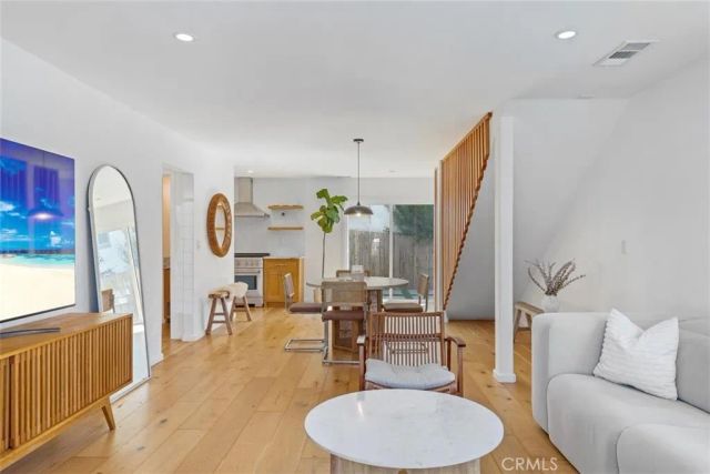 411 Ulysses, Los Angeles, CA 90065