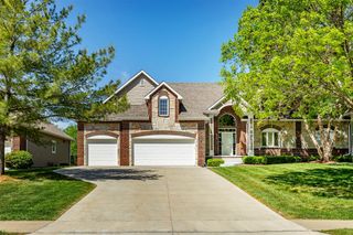 1259 Glen Oaks Drive, West Des Moines, IA 50266
