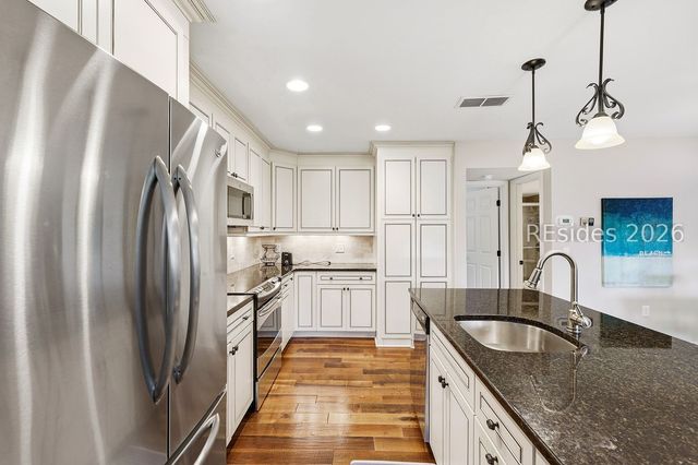 59 Carnoustie Rd Apt 284, Hilton Head Island, SC 29928
