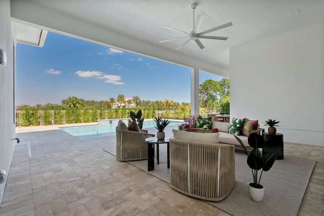 170 SE Rio Angelica, Port St. Lucie, FL 34984
