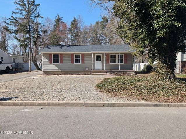 73 S Shore Drive, Toms River, NJ 08753