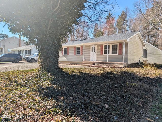 73 S Shore Drive, Toms River, NJ 08753