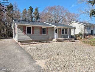 73 S Shore Drive, Toms River, NJ 08753