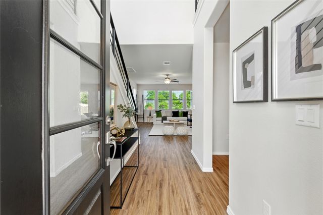 10207 Buster DR, Austin, TX 78748