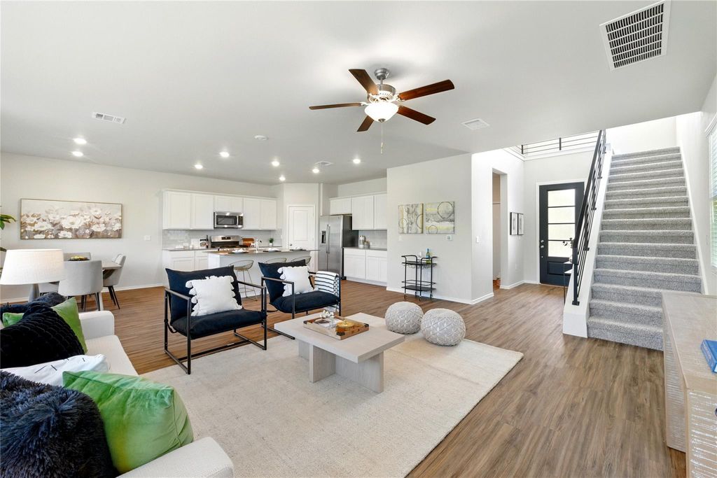 10207 Buster DR, Austin, TX 78748