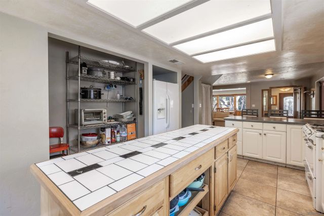 622 Sunset Ln, Sugarloaf, CA 92386