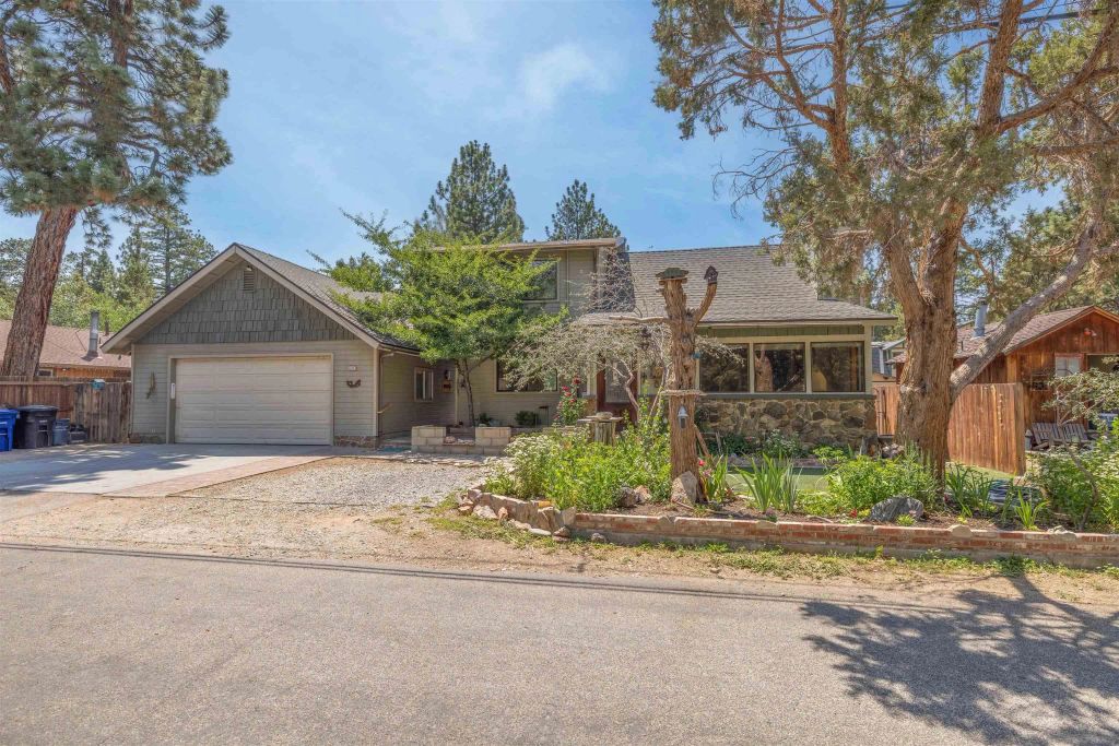 622 Sunset Ln, Sugarloaf, CA 92386