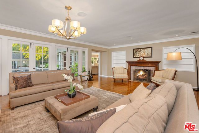 723 N Sierra Drive, Beverly Hills, CA 90210