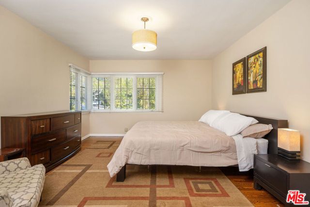 723 N Sierra Drive, Beverly Hills, CA 90210