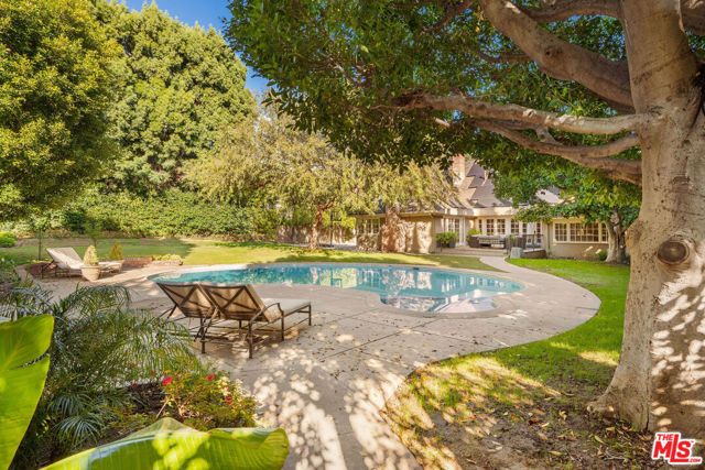 723 N Sierra Drive, Beverly Hills, CA 90210