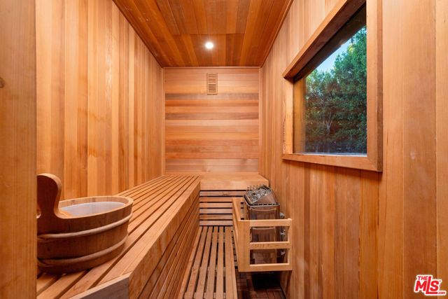 723 N Sierra Drive, Beverly Hills, CA 90210