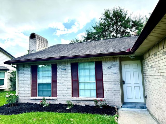 2511 Maple Tree Court, Stafford, TX 77477