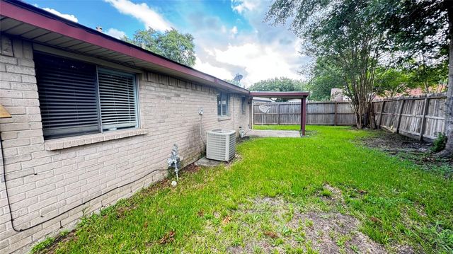 2511 Maple Tree Court, Stafford, TX 77477