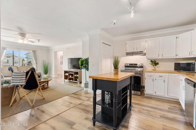306 Lake Park Boulevard S Unit 102, Carolina Beach, NC 28428