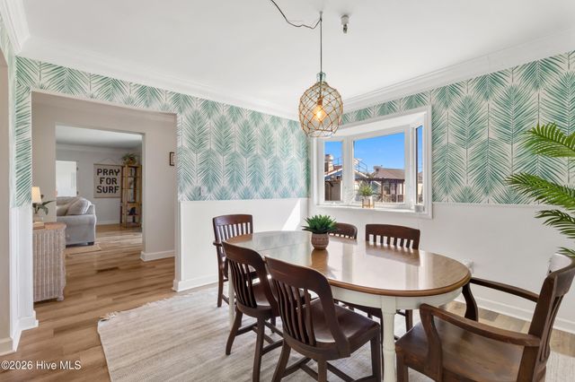 306 Lake Park Boulevard S Unit 102, Carolina Beach, NC 28428