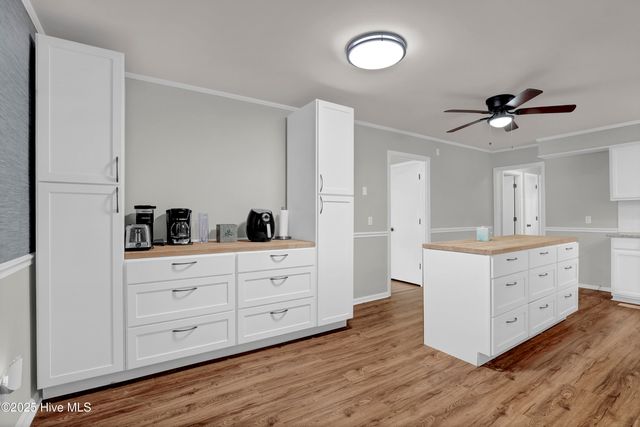 233 Halls Creek Road, New Bern, NC 28560