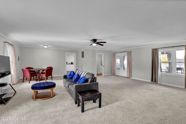 233 Halls Creek Road, New Bern, NC 28560