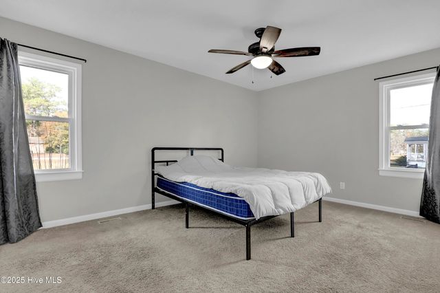 233 Halls Creek Road, New Bern, NC 28560