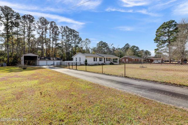 233 Halls Creek Road, New Bern, NC 28560