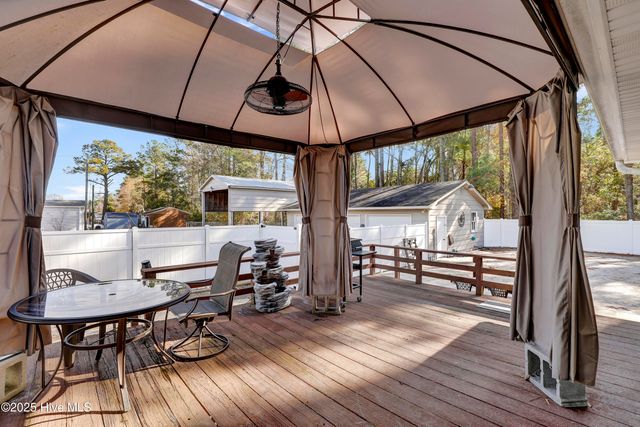 233 Halls Creek Road, New Bern, NC 28560