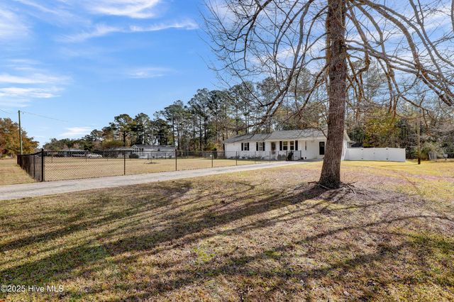 233 Halls Creek Road, New Bern, NC 28560