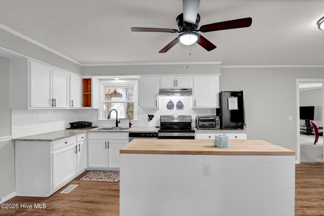 233 Halls Creek Road, New Bern, NC 28560