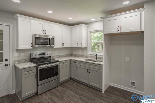 3508 Lois Lane, Huntsville, AL 35810