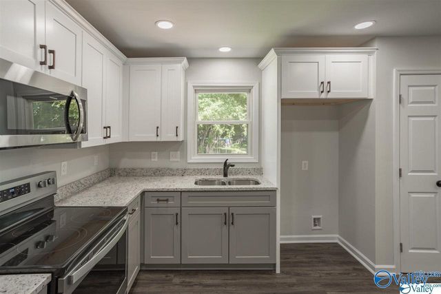 3508 Lois Lane, Huntsville, AL 35810