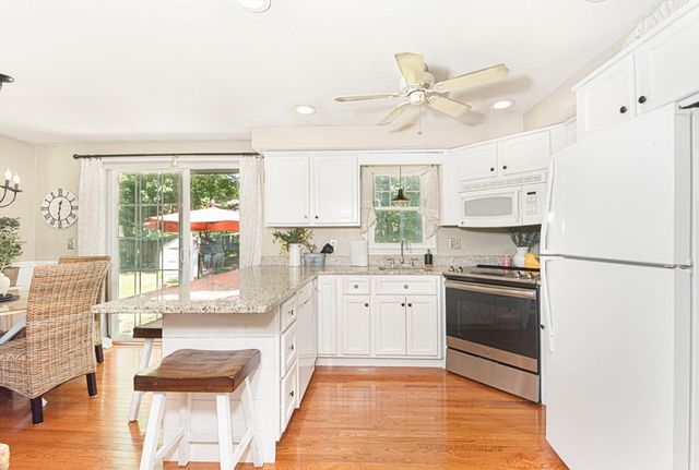 53 Boutelle Rd, Sterling, MA 01564
