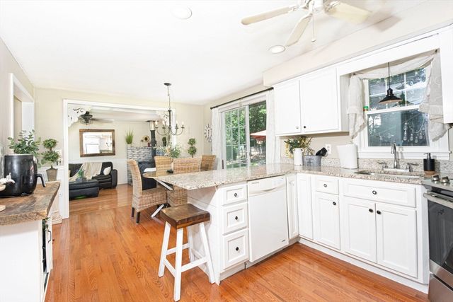 53 Boutelle Rd, Sterling, MA 01564