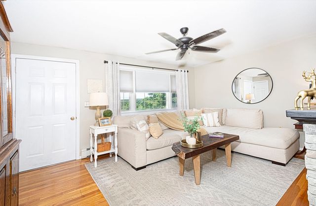 53 Boutelle Rd, Sterling, MA 01564