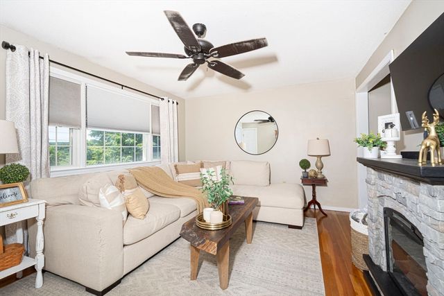 53 Boutelle Rd, Sterling, MA 01564