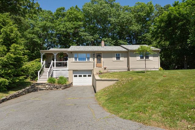 53 Boutelle Rd, Sterling, MA 01564