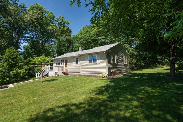 53 Boutelle Rd, Sterling, MA 01564
