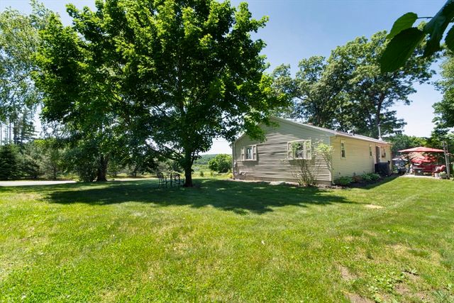 53 Boutelle Rd, Sterling, MA 01564