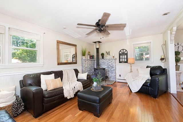 53 Boutelle Rd, Sterling, MA 01564