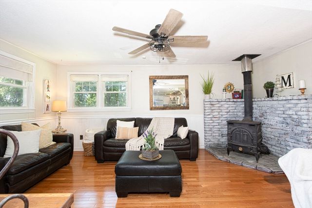 53 Boutelle Rd, Sterling, MA 01564