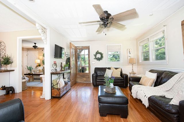 53 Boutelle Rd, Sterling, MA 01564