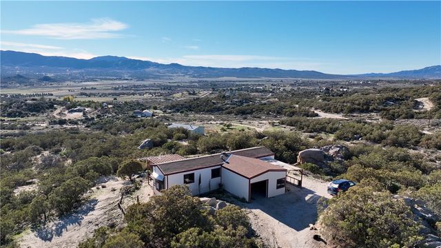 42475 La Brinia, Anza, CA 92539